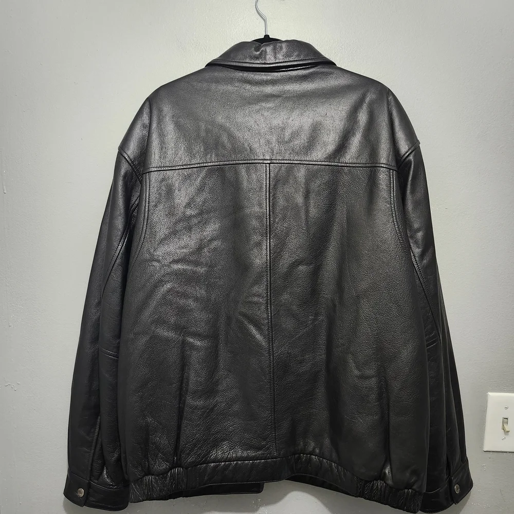 Roundtree & Yorke Black Leather Bomber Jacket